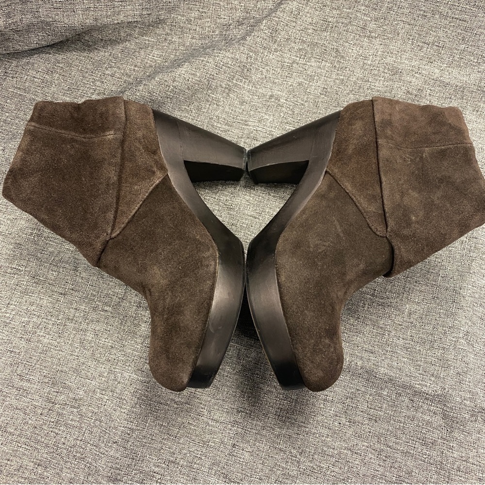 Sutro Seal of the Sutro San Francisco heeled booties leather suede womens shoes - Picture 4 of 10